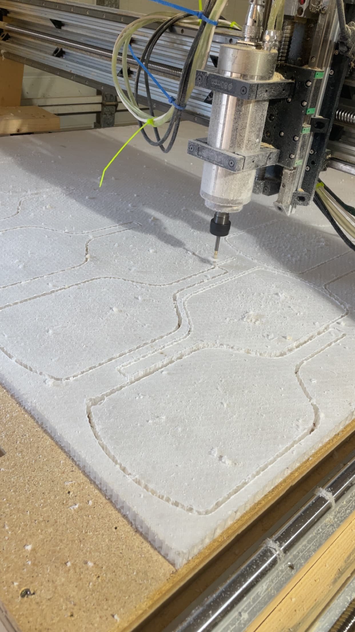 Quick Shot Paddles carbon fiber cutting and paddle construction process